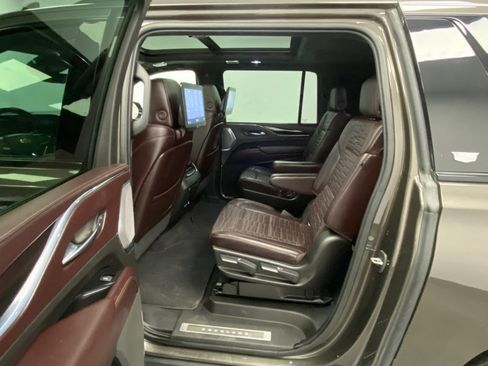 Used 2021 Cadillac Escalade ESV Sport Platinum w/ LPO, ONYX Package image 33