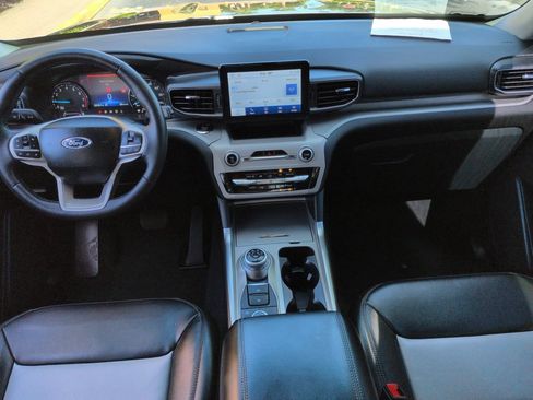 Certified 2023 Ford Explorer XLT w/ Equipment Group 202A AWD/4WD image 15