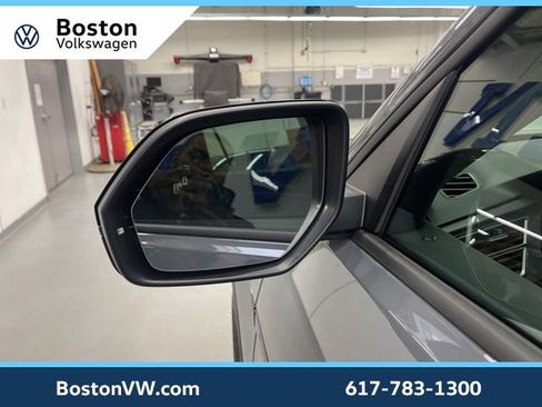 New 2026 Volkswagen Atlas Peak Edition image 8