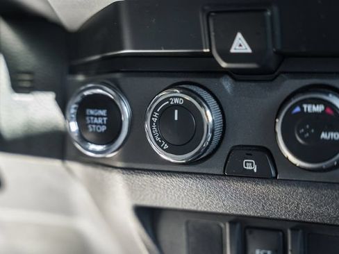 Used 2021 Toyota Tacoma TRD Off-Road AWD/4WD image 34