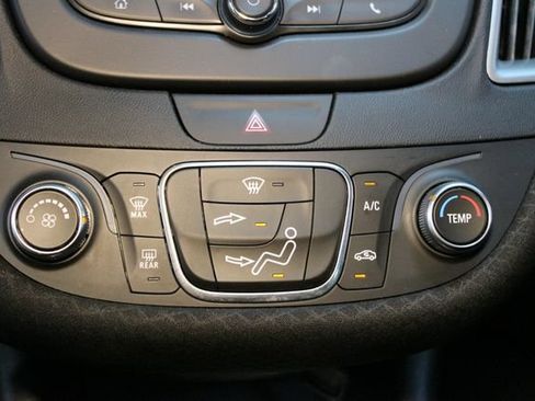 Used 2018 Chevrolet Malibu LS FWD image 25