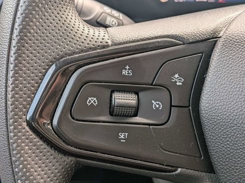 Used 2025 Chevrolet TrailBlazer LT AWD/4WD image 23