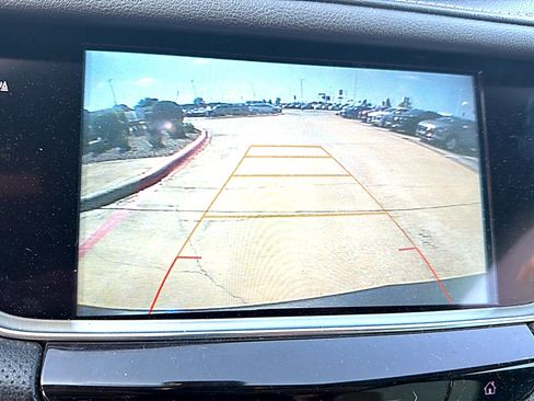 Used 2019 Cadillac XT5 FWD image 6