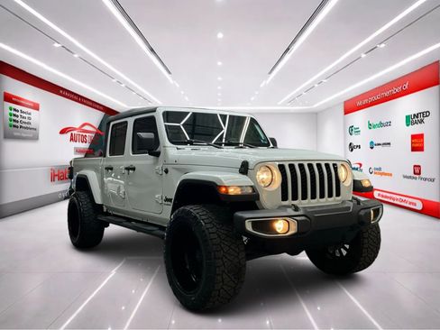 Used 2022 Jeep Gladiator Sport AWD/4WD image 2
