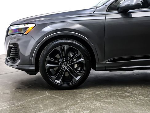 Used 2025 Audi Q7 3.0T Premium Plus w/ Premium Plus Package image 11