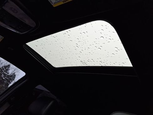 Used 2019 Jeep Grand Cherokee Altitude image 15