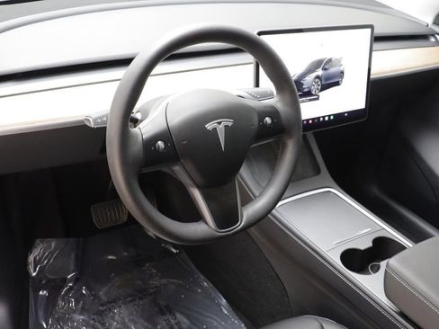 Used 2024 Tesla Model Y Long Range AWD/4WD image 7
