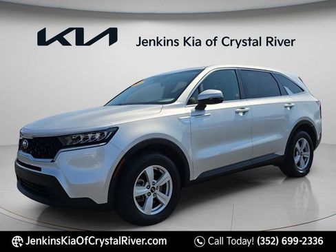Used 2021 Kia Sorento LX FWD image 17