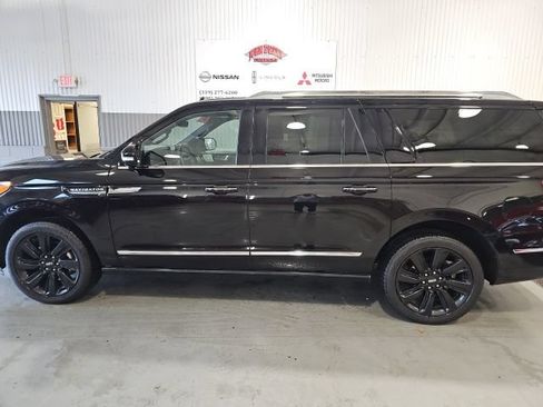 Used 2023 Lincoln Navigator L Reserve AWD/4WD image 6