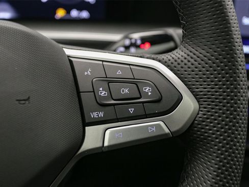 New 2026 Volkswagen Tiguan SE R-Line image 25