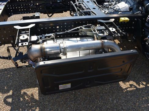 New 2025 Chevrolet Low Cab Forward 5500 XD image 15