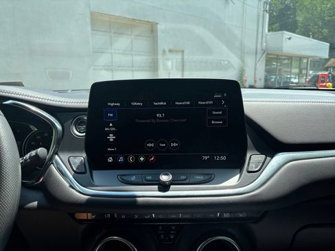 Used 2025 Chevrolet Blazer LT FWD image 21