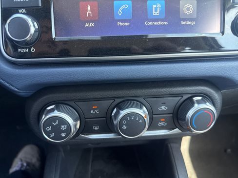 Used 2025 Nissan Versa SV image 22