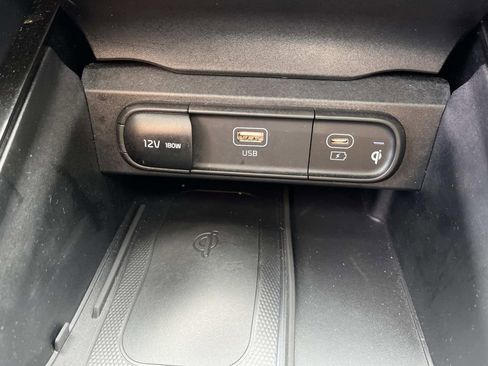 Used 2023 Kia Telluride EX w/ EX Captain's Chair Package image 25