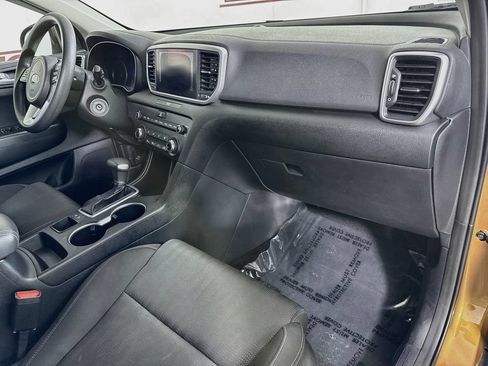 Used 2020 Kia Sportage LX FWD image 29