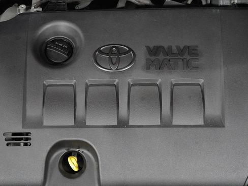 Used 2018 Toyota C-HR XLE FWD image 34