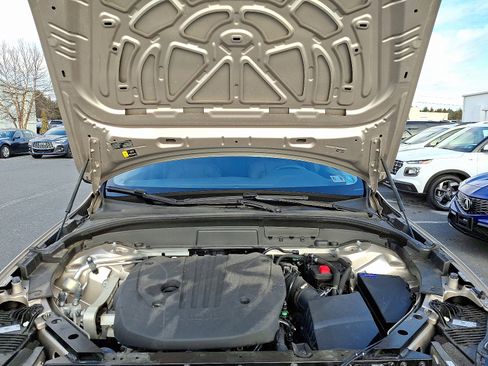 Used 2025 Volvo XC60 B5 Plus image 27