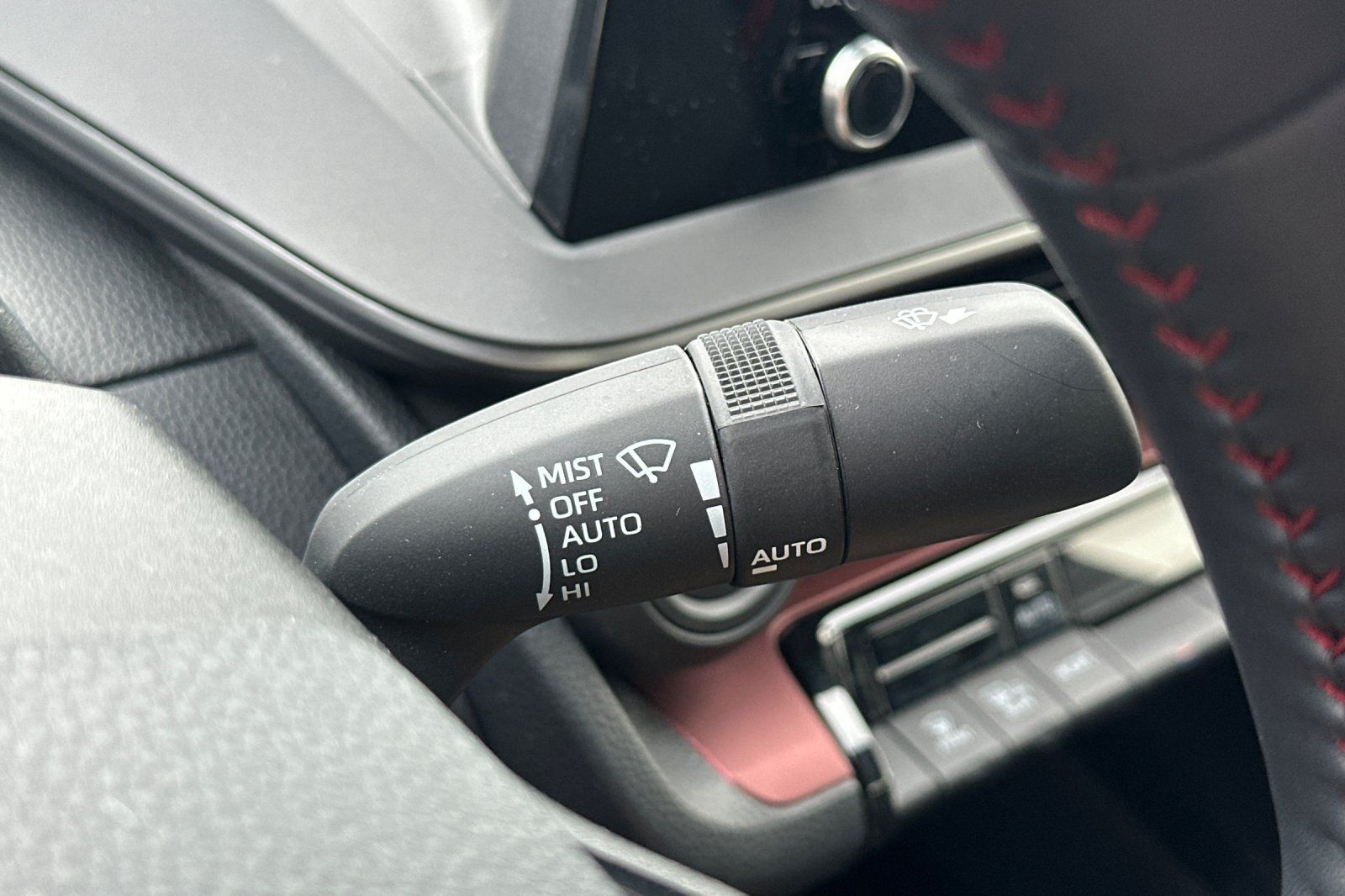 Certified 2026 Toyota Prius Plug-In Hybrid FWD image 40
