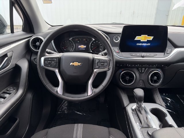 Used 2025 Chevrolet Blazer LT AWD/4WD image 13