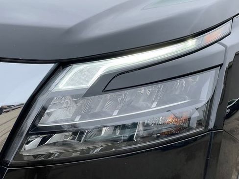Used 2024 Nissan Pathfinder SV AWD/4WD image 36