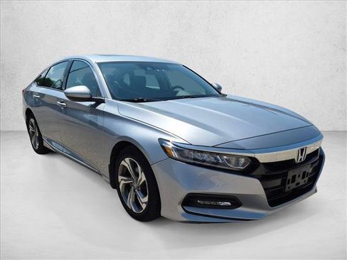 Used 2018 Honda Accord EX image 3