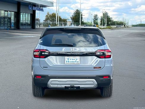 New 2025 Honda Pilot TrailSport image 5