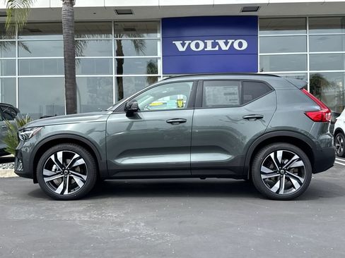 New 2026 Volvo XC40 B5 Ultra w/ Climate Package AWD/4WD image 2
