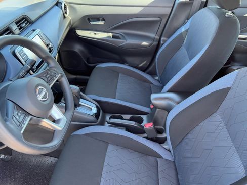 Used 2025 Nissan Versa SV image 17