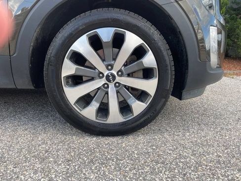 Used 2022 Kia Telluride EX w/ EX Premium Package AWD/4WD image 7