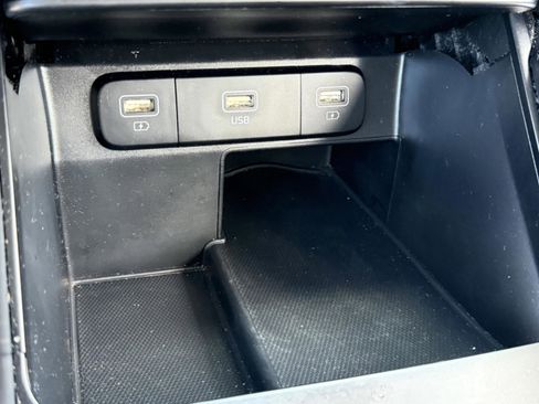 Used 2022 Kia Sorento LX FWD image 12