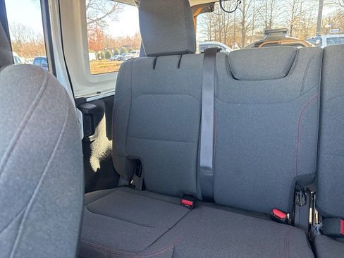 Used 2024 Jeep Wrangler Unlimited Rubicon image 11