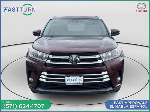 Used 2017 Toyota Highlander Limited Platinum image 3