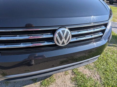 Used 2020 Volkswagen Tiguan SE w/ Panoramic Sunroof Package FWD image 15