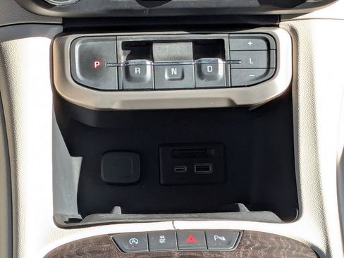 Used 2022 GMC Acadia Denali w/ Denali Ultimate Package image 21