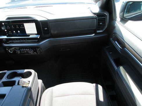 Certified 2022 Chevrolet Silverado 1500 LT AWD/4WD image 18