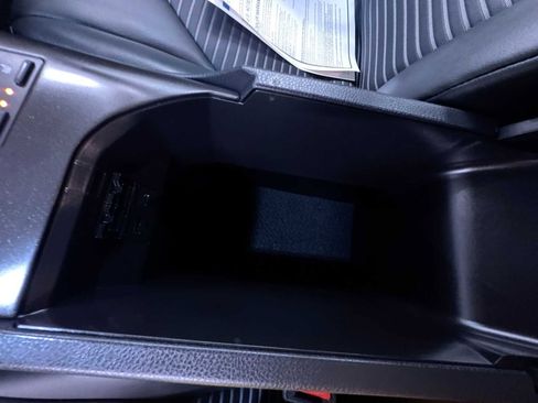 Used 2024 Toyota Camry SE image 30