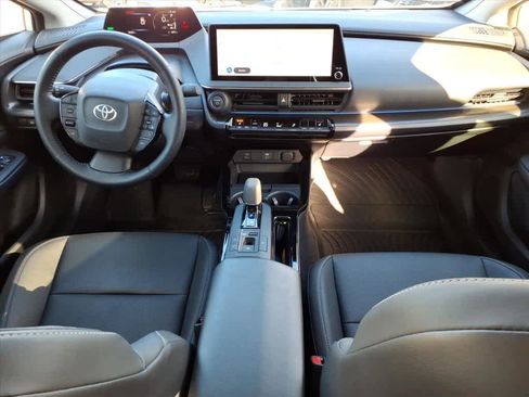 Used 2025 Toyota Prius AWD image 12