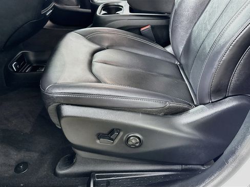 Used 2026 Chrysler Pacifica Select FWD image 20