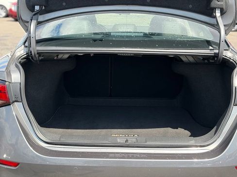 Used 2023 Nissan Sentra SR w/ SR Premium Package FWD image 9
