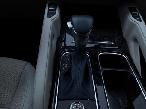 Used 2024 Kia Telluride EX w/ EX Captain's Chair Package FWD image 27