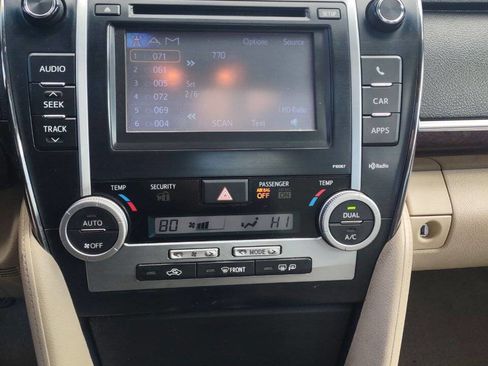 Used 2013 Toyota Camry XLE w/ Convenience Pkg image 19