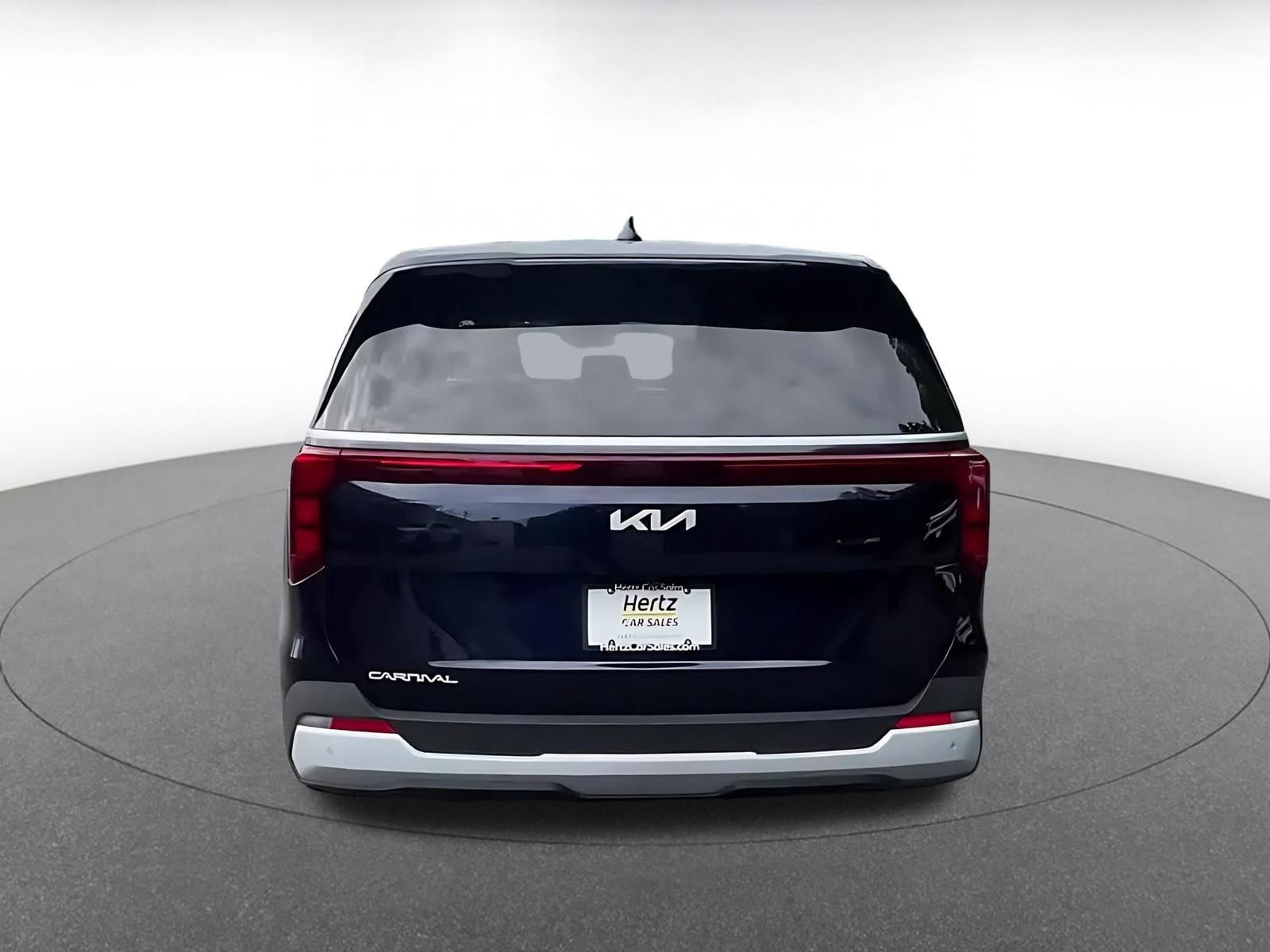 Used 2026 Kia Carnival FWD image 12