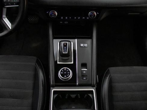 Used 2024 Mitsubishi Outlander SE image 26