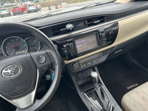 Used 2014 Toyota Corolla LE image 17