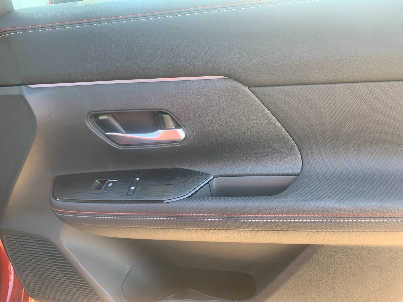 Used 2026 Nissan Kicks SR FWD image 20