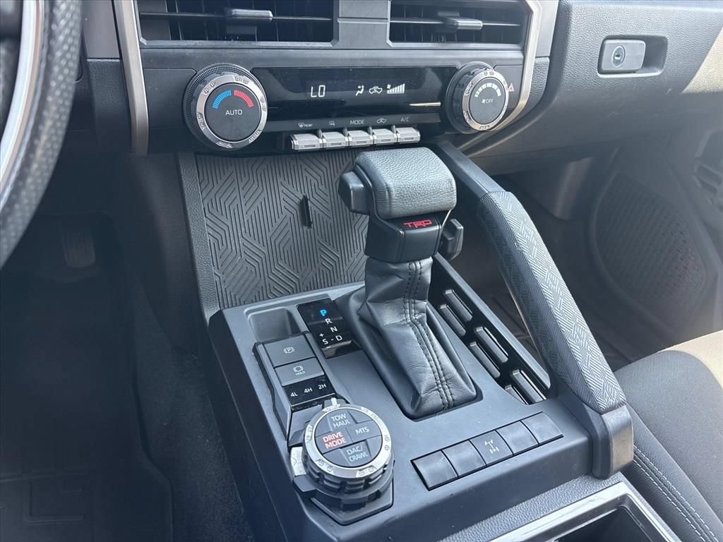 Used 2024 Toyota Tacoma TRD Off-Road AWD/4WD image 19