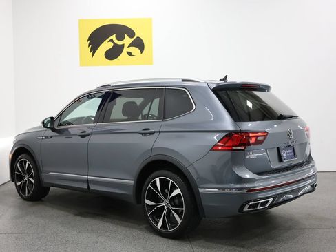 Used 2024 Volkswagen Tiguan SEL R-Line AWD/4WD image 9