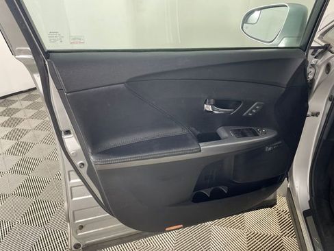 Used 2014 Toyota Venza XLE w/ XLE Premium Package image 12