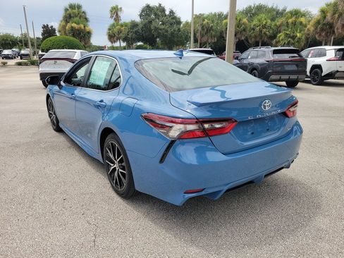 Used 2024 Toyota Camry SE w/ Convenience Package FWD image 4