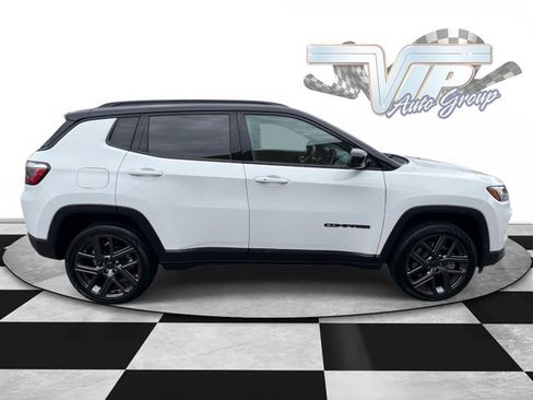 Used 2026 Jeep Compass Limited AWD/4WD image 3